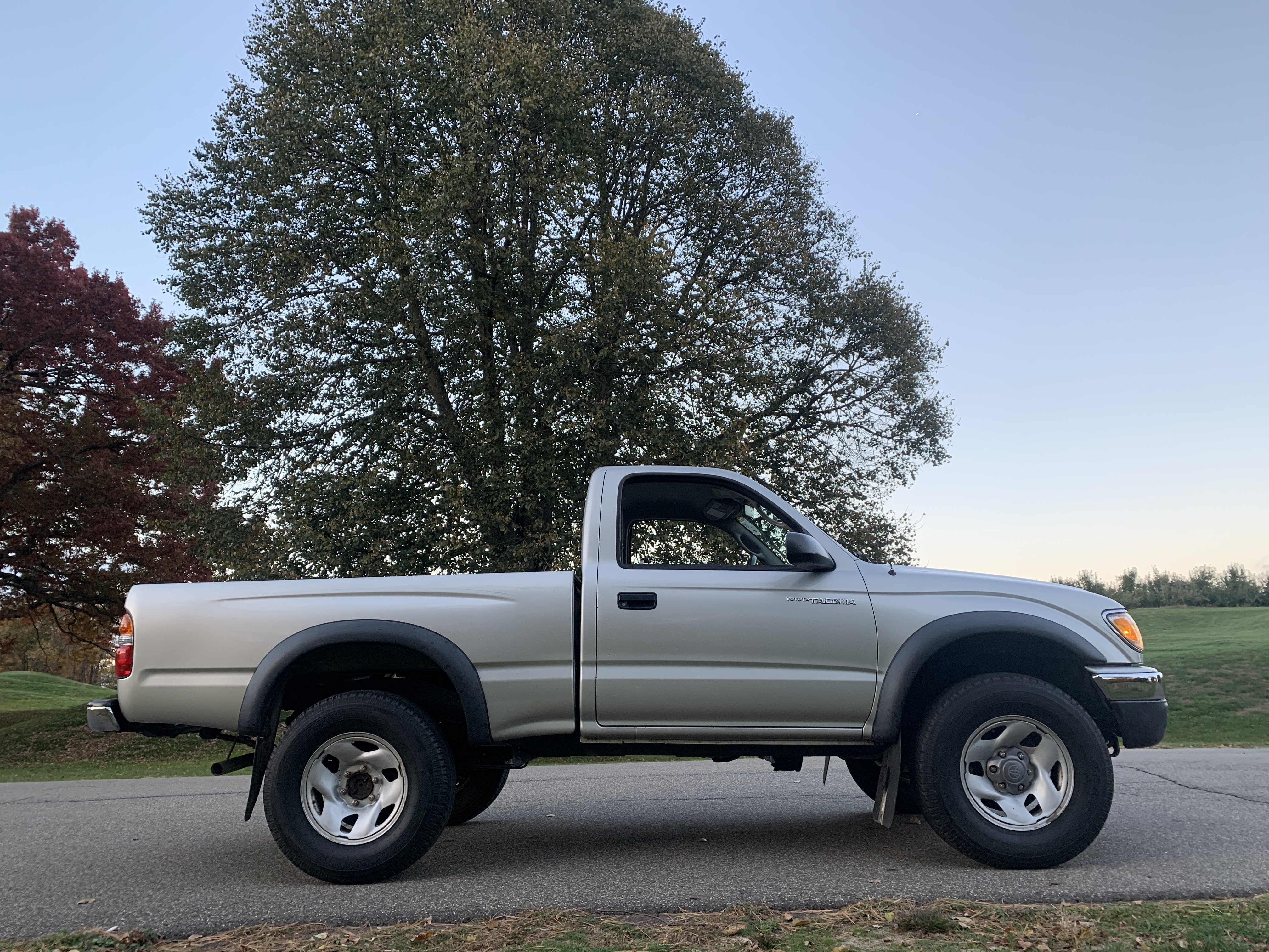 2004 Toyota Tacoma SR5 4x4 Pickup — photo 111
